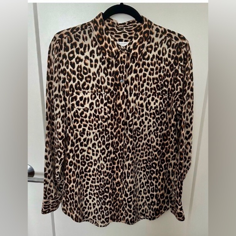 Beautiful 100% silk Equipment leopard  fits Med/Large xlent condition worn twice